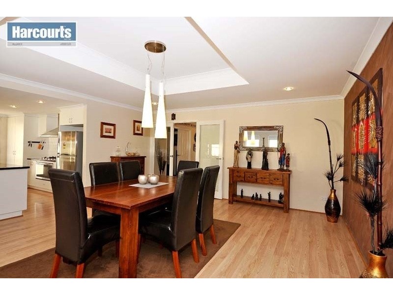 22 Fineview Crescent, Carramar WA 6031