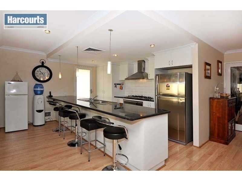 22 Fineview Crescent, Carramar WA 6031