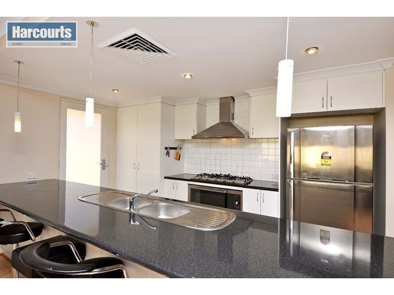 22 Fineview Crescent, Carramar WA 6031