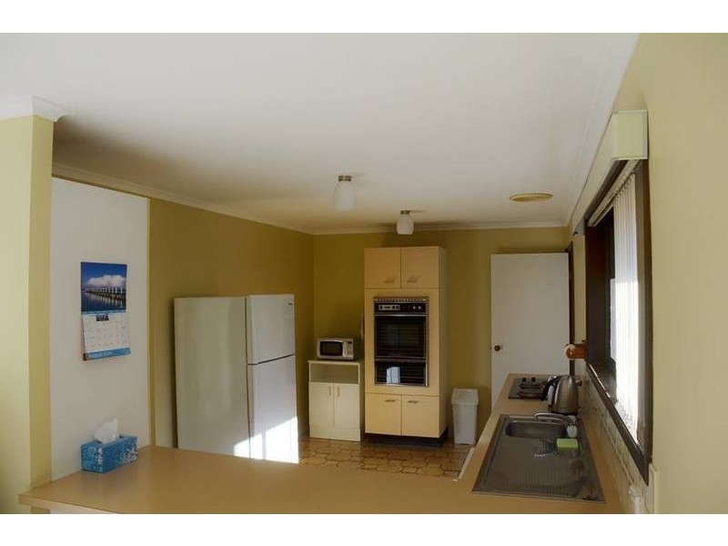 38 Deloraine Drive, Springwood QLD 4127