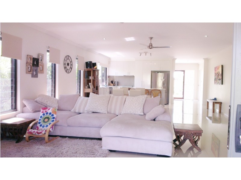 25 Waite Creek Court, Cannonvale QLD 4802