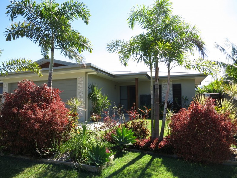 25 Waite Creek Court, Cannonvale QLD 4802