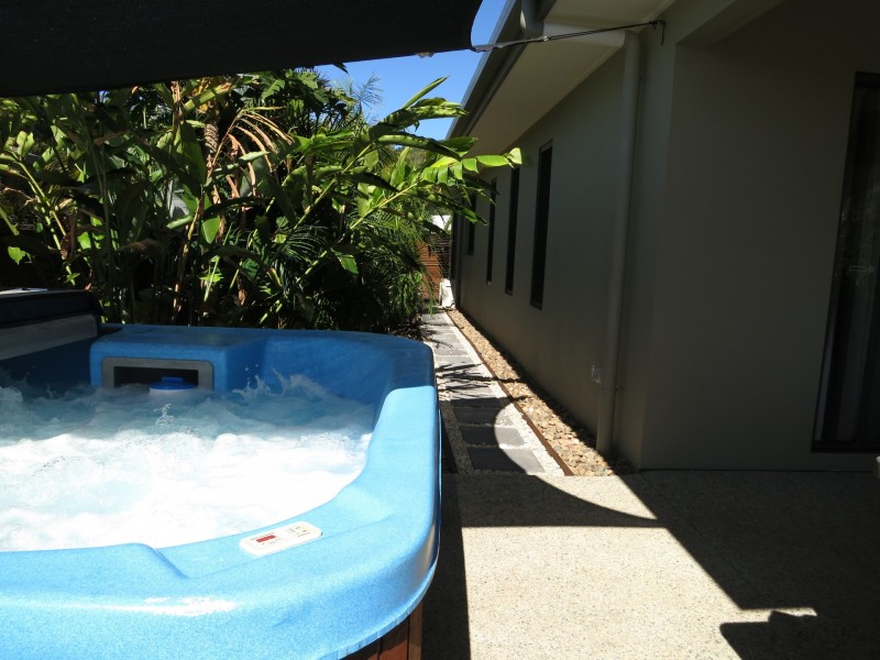 25 Waite Creek Court, Cannonvale QLD 4802