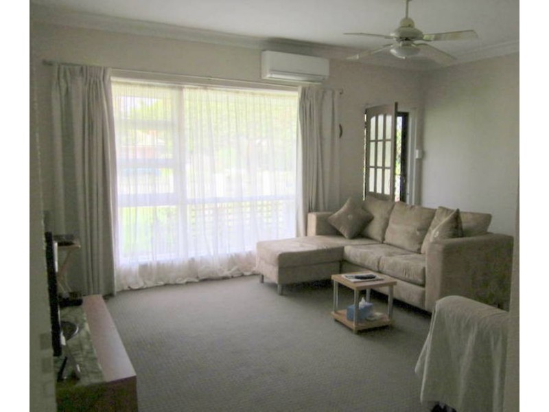 5 Berehaven Ave, Thornlie WA 6108