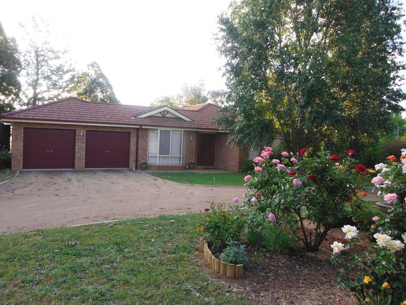 34  Vernon Drive, Cowra NSW 2794