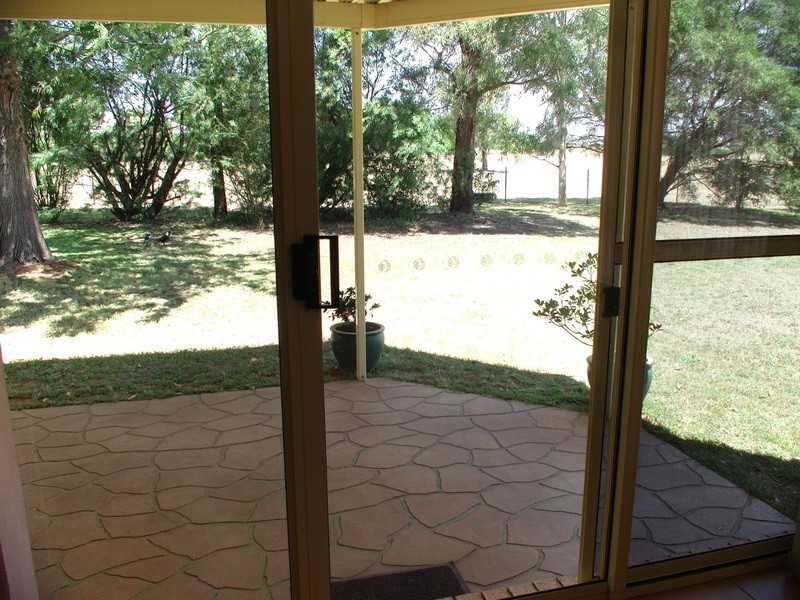 34  Vernon Drive, Cowra NSW 2794