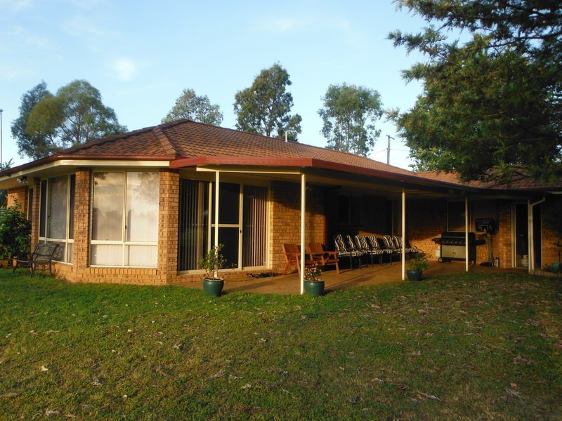 34  Vernon Drive, Cowra NSW 2794