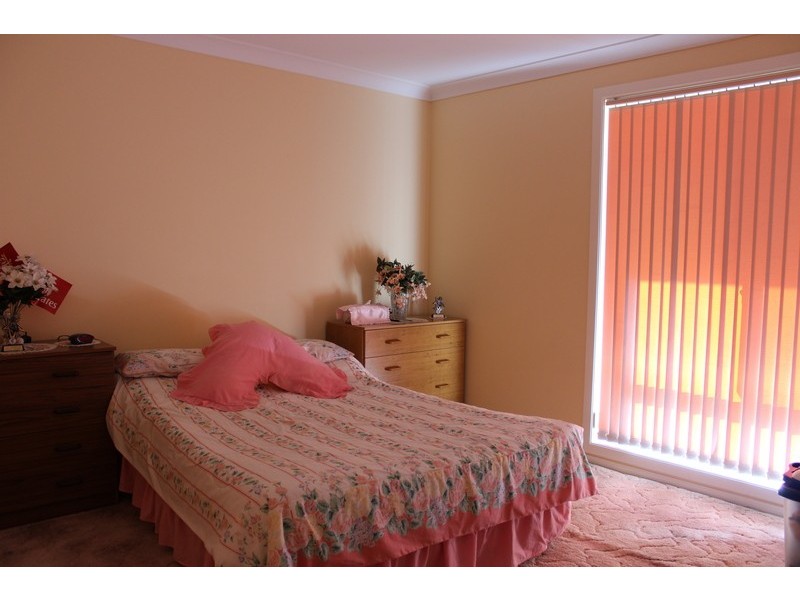 34  Vernon Drive, Cowra NSW 2794