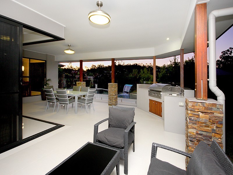 3 Maggie Place, Cashmere QLD 4500