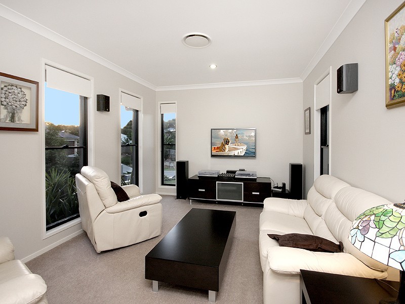 3 Maggie Place, Cashmere QLD 4500