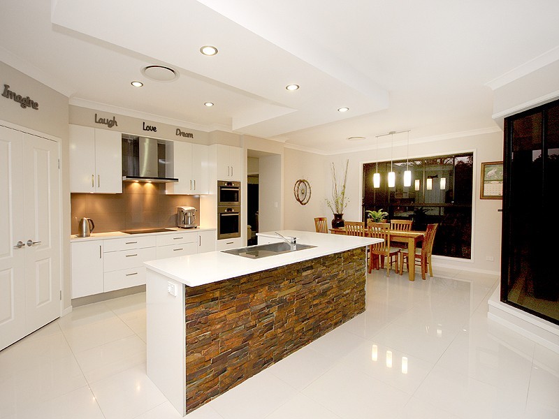 3 Maggie Place, Cashmere QLD 4500