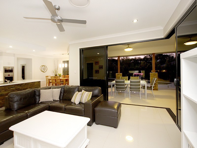 3 Maggie Place, Cashmere QLD 4500