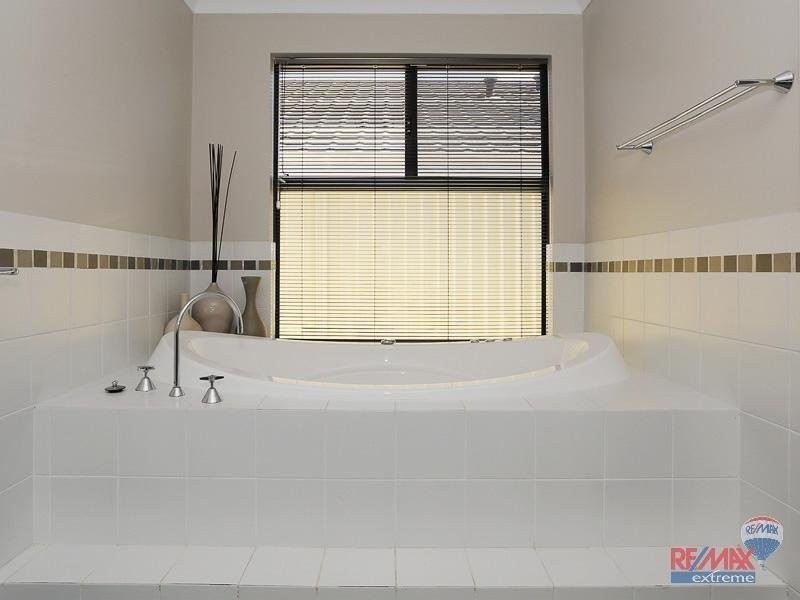 5 Piermont Avenue, Burns Beach WA 6028