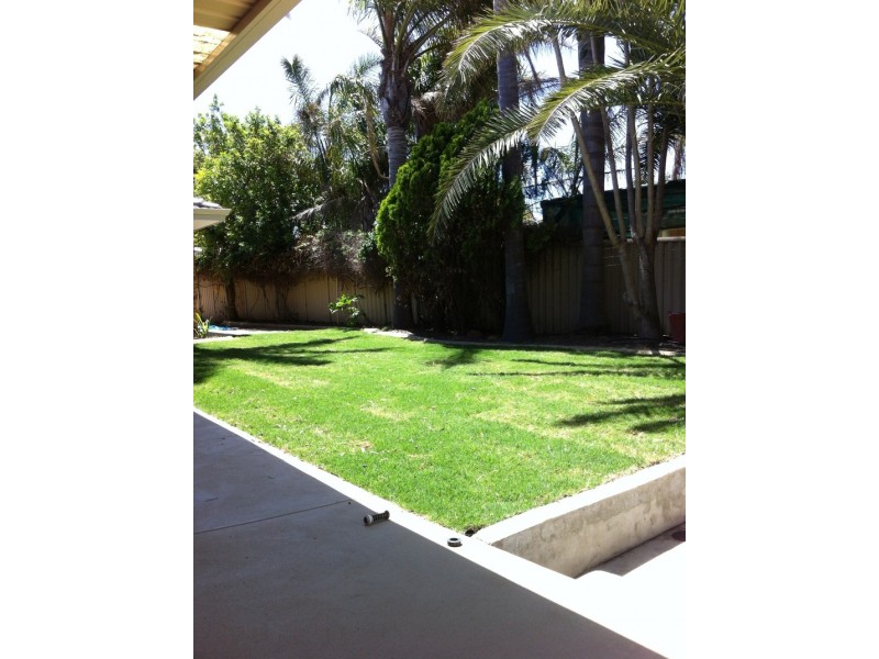 15 Rochester Way, Meadow Springs WA 6210