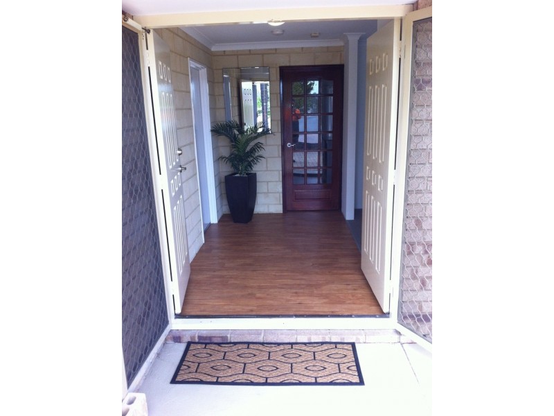 15 Rochester Way, Meadow Springs WA 6210