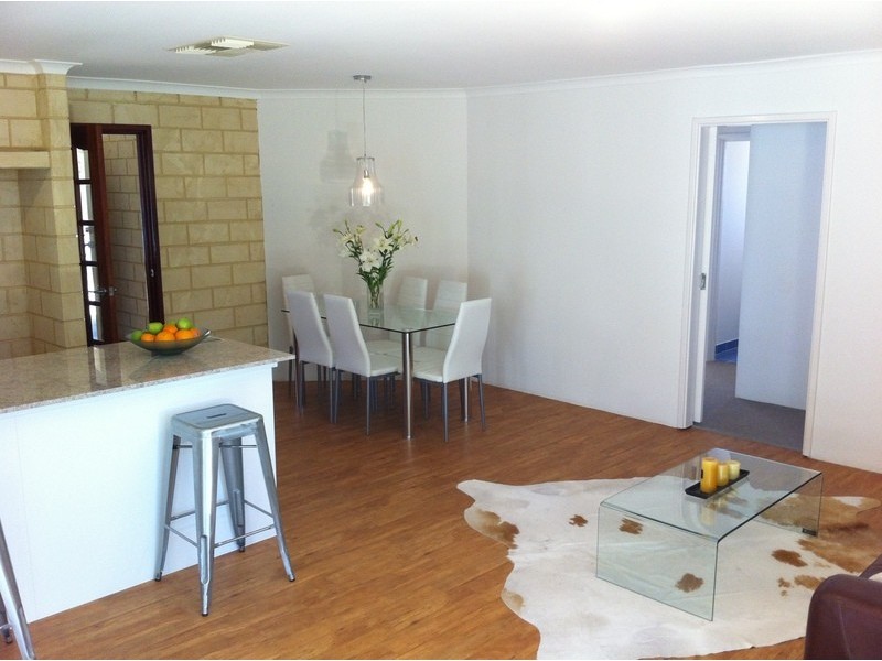 15 Rochester Way, Meadow Springs WA 6210