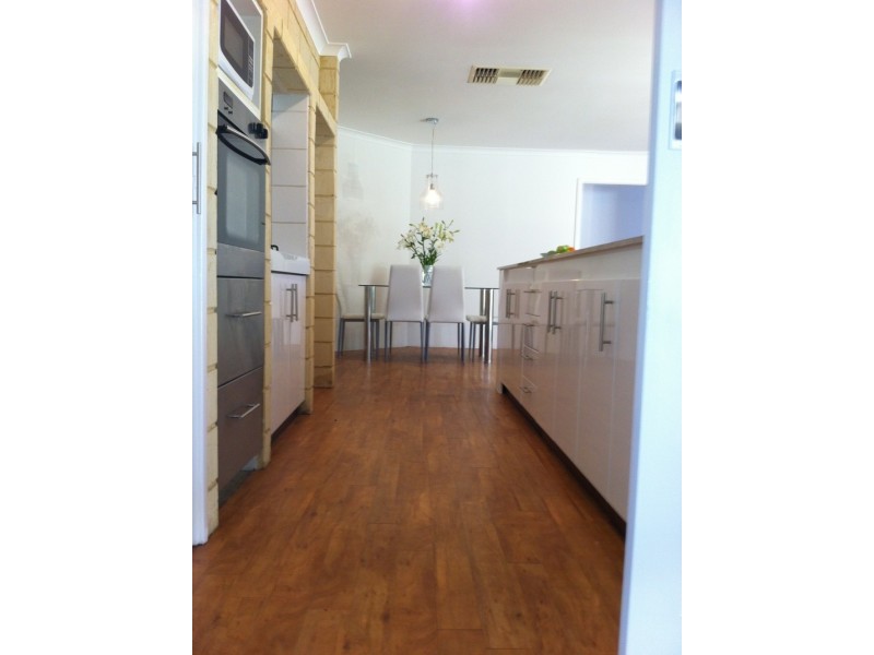 15 Rochester Way, Meadow Springs WA 6210