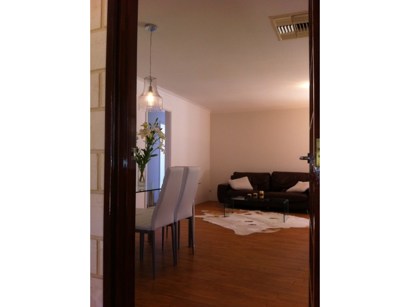 15 Rochester Way, Meadow Springs WA 6210