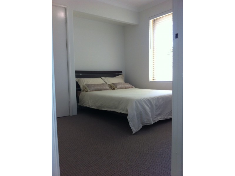 15 Rochester Way, Meadow Springs WA 6210