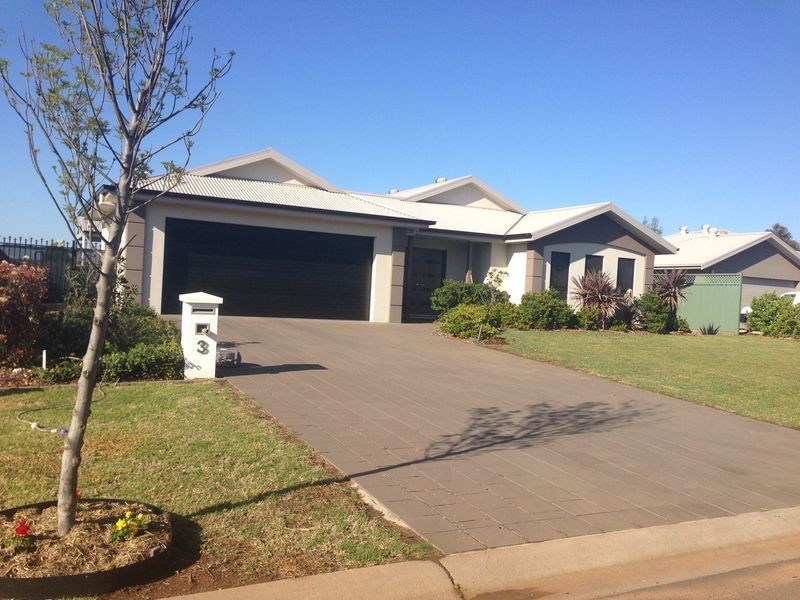 3 AZURE AVENUE, Dubbo NSW 2830