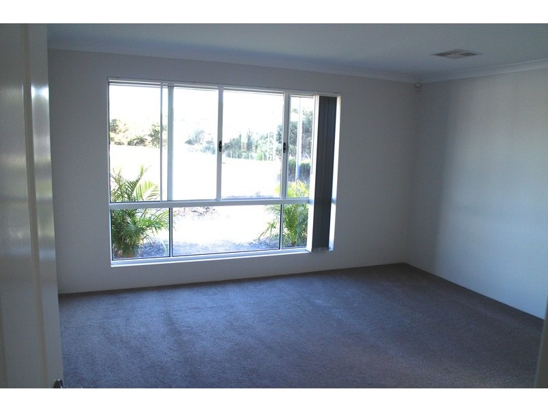 35 CERVANTES DRIVE, Erskine WA 6210