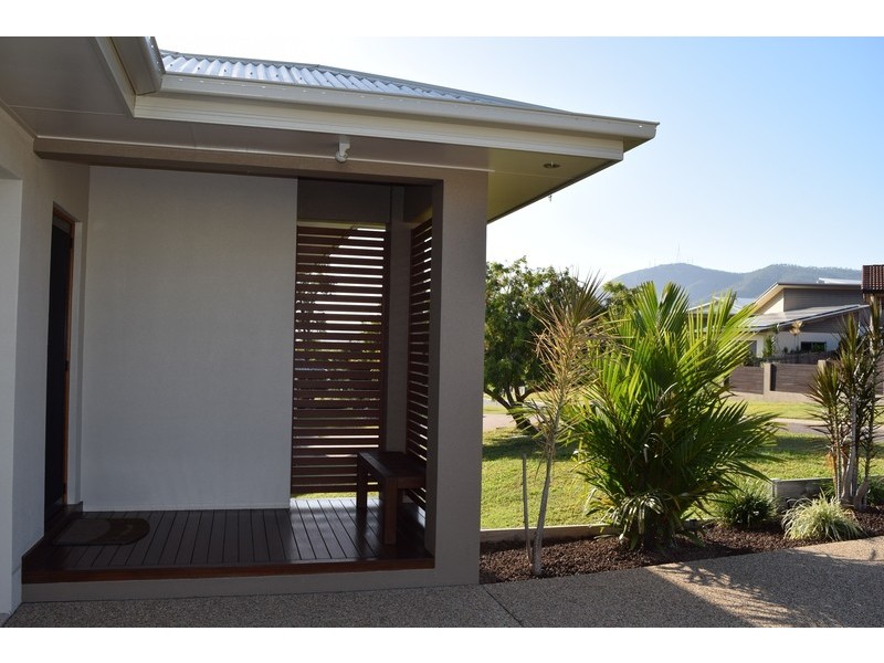 14 Horizon Drive, Douglas QLD 4814