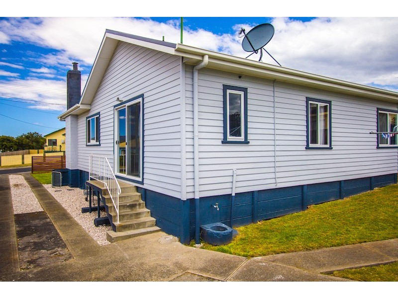 8 Barron Avenue, Goodwood TAS 7010