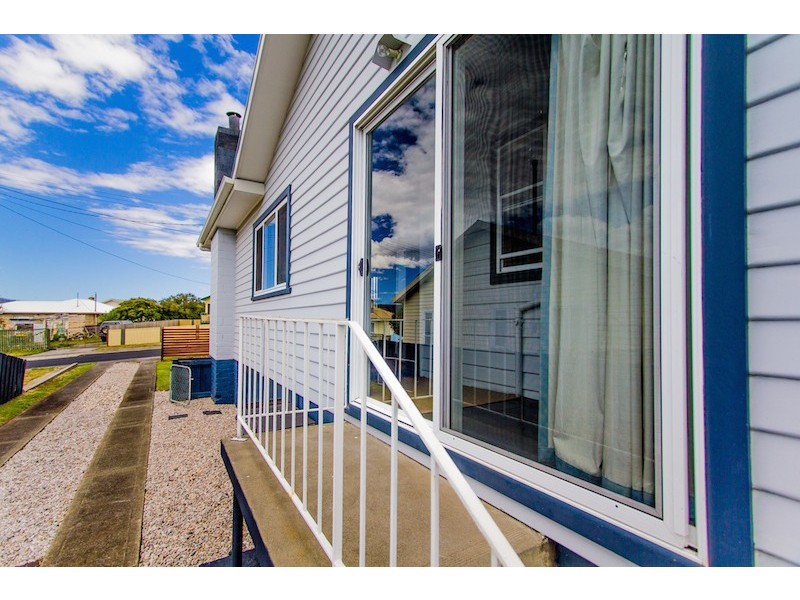 8 Barron Avenue, Goodwood TAS 7010