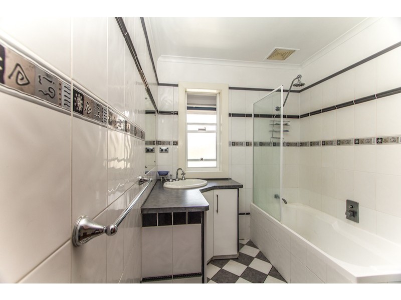 8 Barron Avenue, Goodwood TAS 7010