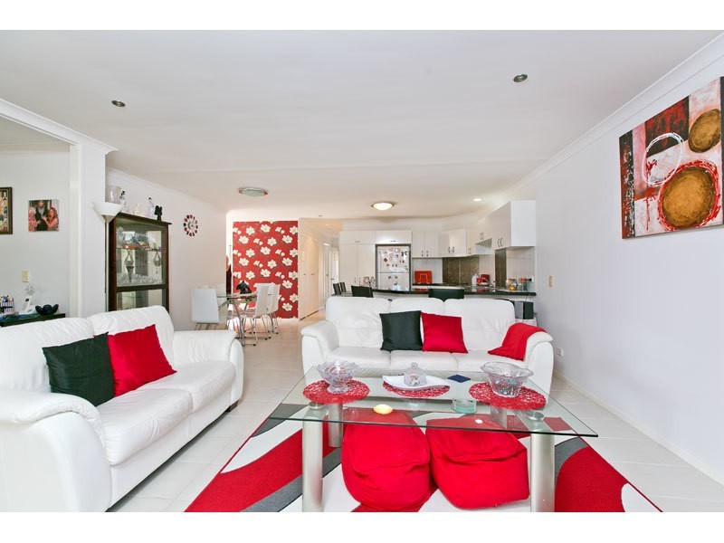 8/10-18   BARRON ROAD, Birkdale QLD 4159