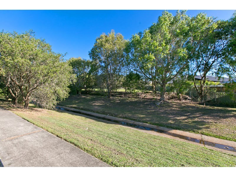 8/10-18   BARRON ROAD, Birkdale QLD 4159