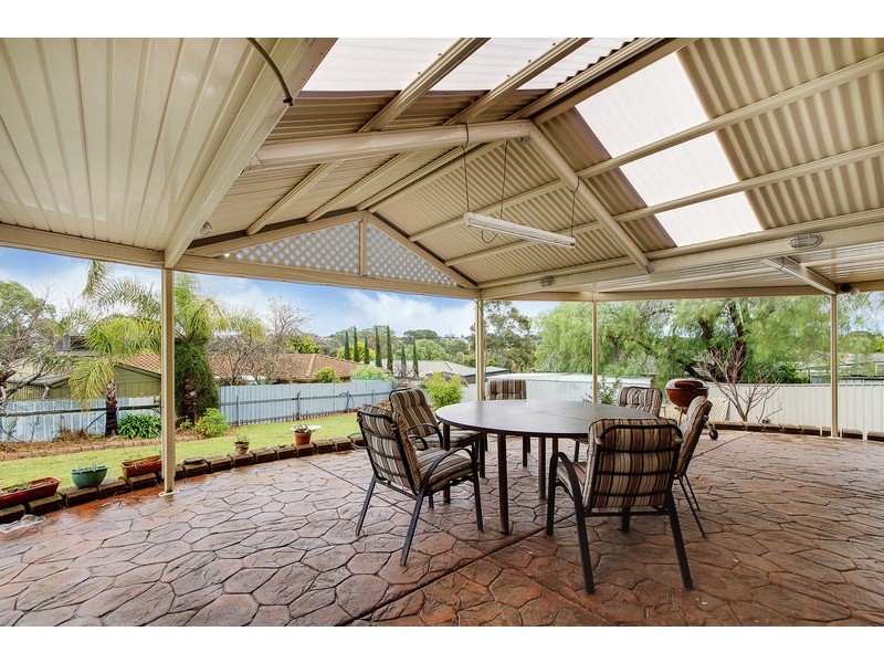 11 Cornwall Court, Woodcroft SA 5162