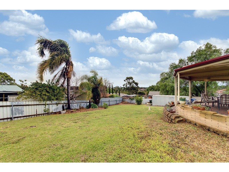 11 Cornwall Court, Woodcroft SA 5162