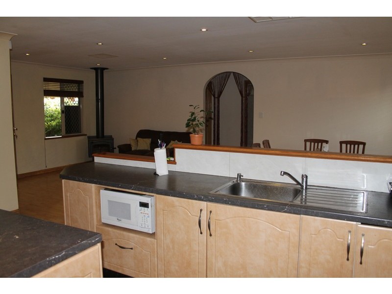 4 Glacier Gardens, Ballajura WA 6066