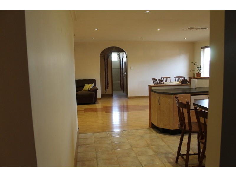 4 Glacier Gardens, Ballajura WA 6066