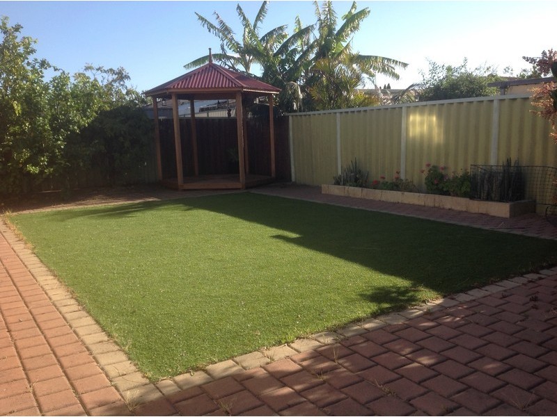 4 Glacier Gardens, Ballajura WA 6066