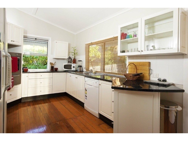 2 Telegraph Street, North Ipswich QLD 4305