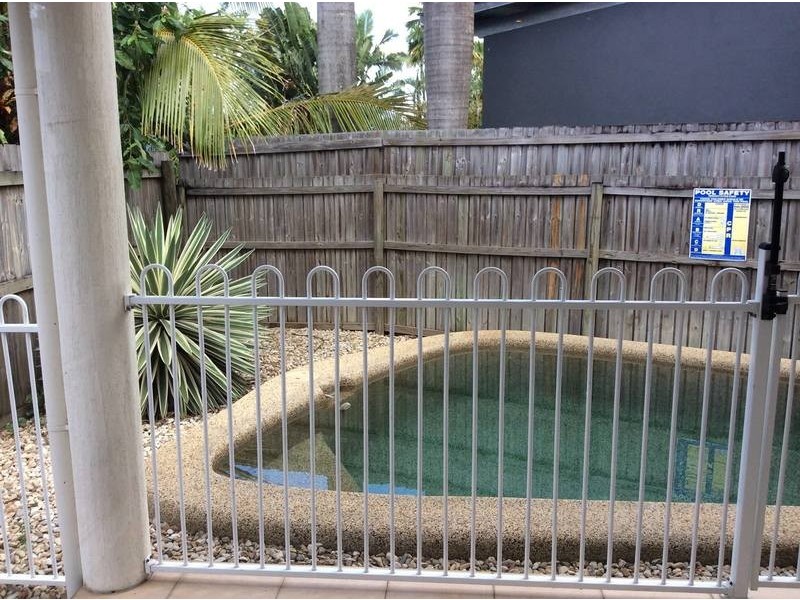 97 Cedar Road, Palm Cove QLD 4879