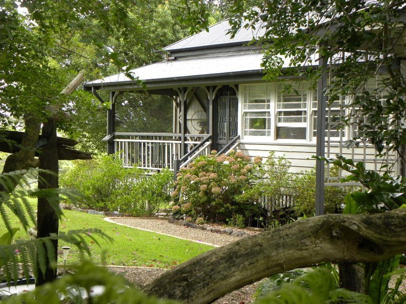 4 Moffitt Court, Maleny QLD 4552