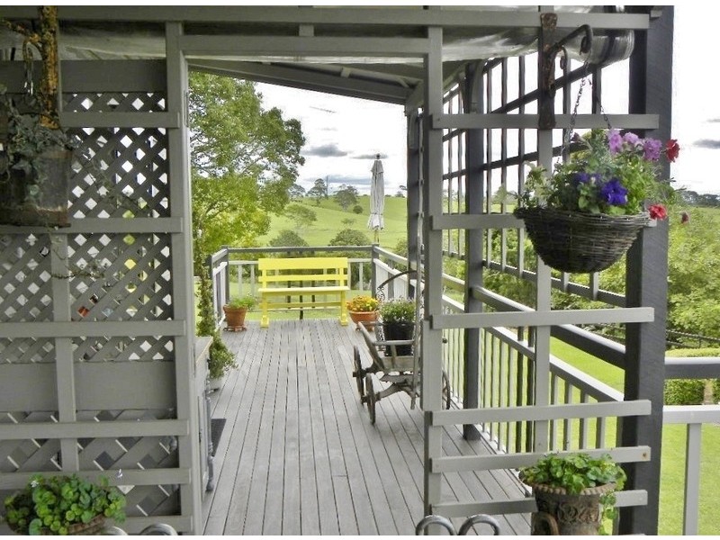 4 Moffitt Court, Maleny QLD 4552