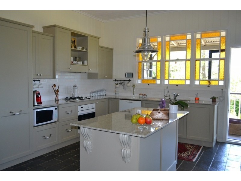 4 Moffitt Court, Maleny QLD 4552