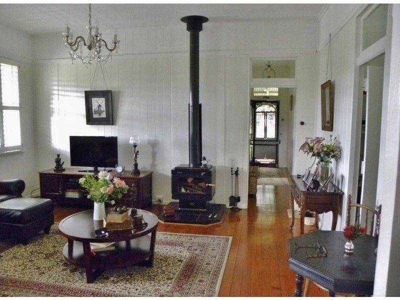 4 Moffitt Court, Maleny QLD 4552