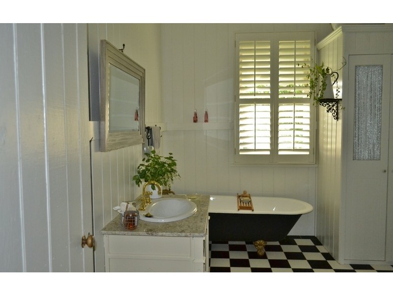 4 Moffitt Court, Maleny QLD 4552