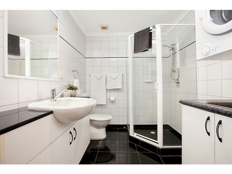 1/24 Harry Chan Avenue, Darwin NT 0800