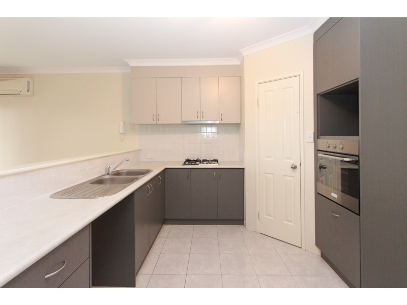 6/15  Station St, Cannington WA 6107