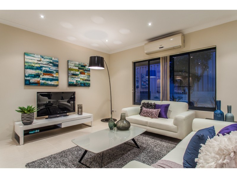 45A Williams Rd, Melville WA 6156
