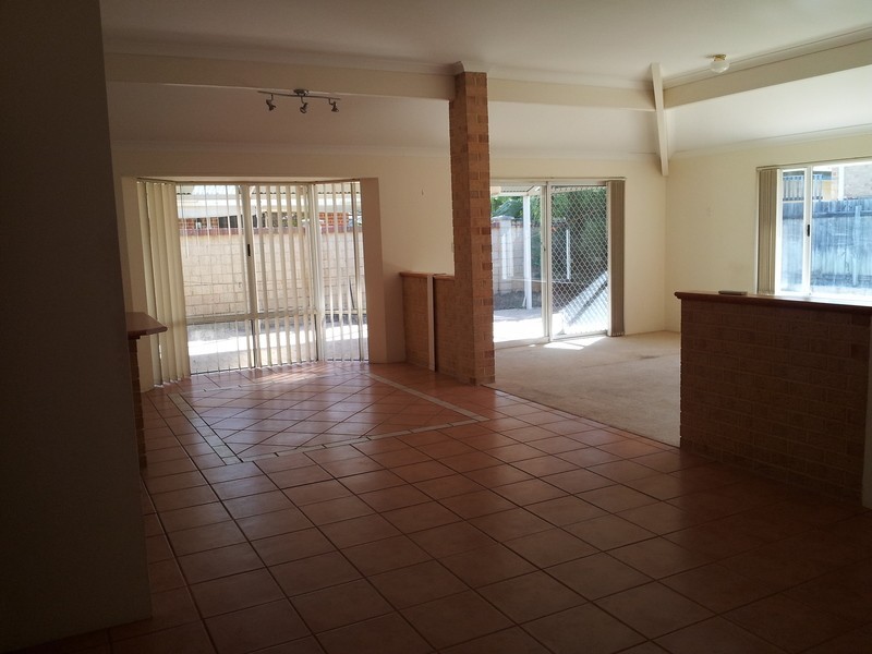 10 Abbeville Circle, Mindarie WA 6030