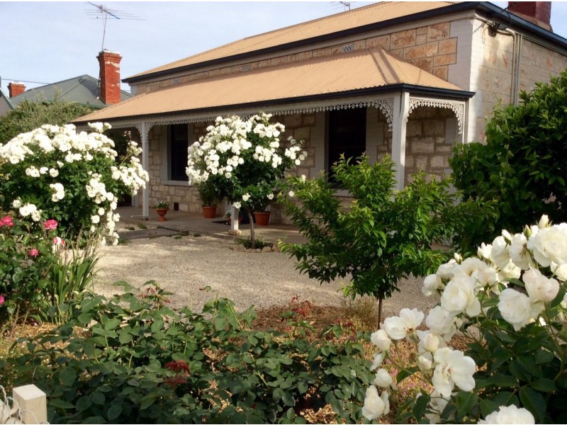 10 Masters Street, Riverton SA 5412