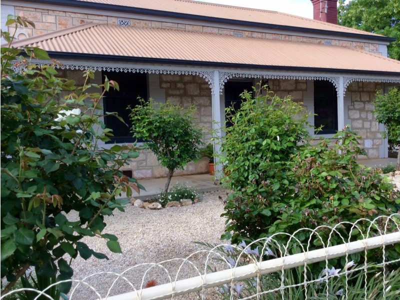 10 Masters Street, Riverton SA 5412