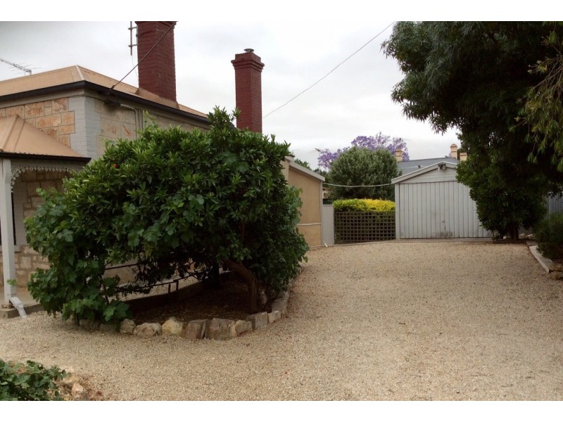 10 Masters Street, Riverton SA 5412